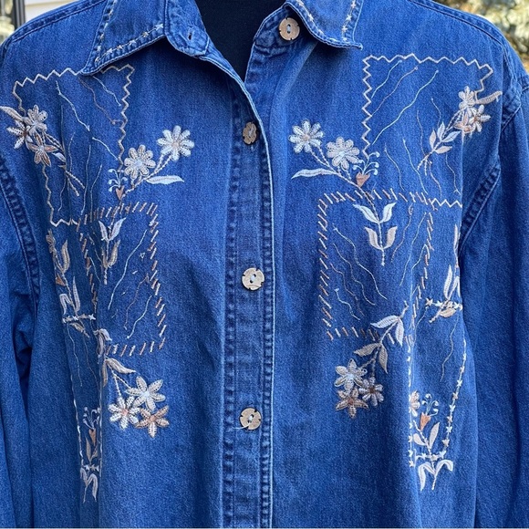 New Direction Floral Embroidered Blue Denim Jean Shirt Jacket Women’s Large - Picture 2 of 14